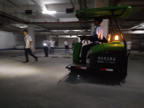 百色倉庫掃地車