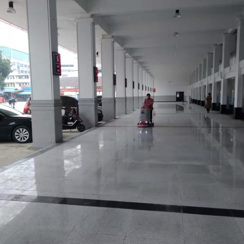 車(chē)站用洗地機(jī)