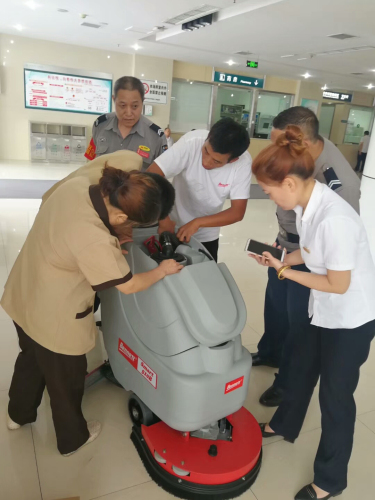 柳州洗地機(jī)
