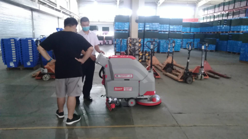 南寧電動洗地機