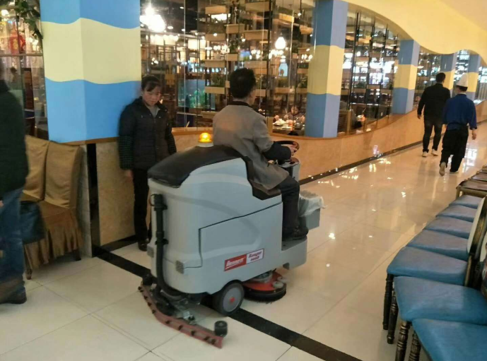 南寧掃地車