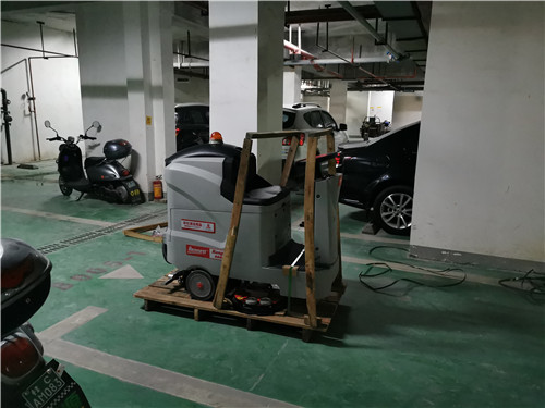 桂林洗地機(jī).jpg