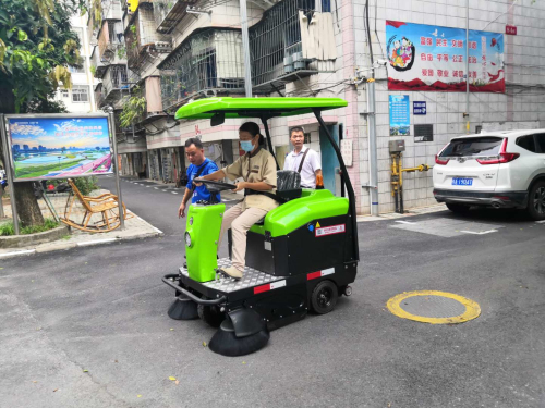 物業(yè)用掃地車(chē)