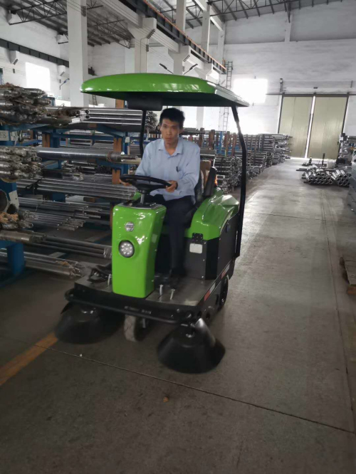 電動(dòng)掃地車(chē)